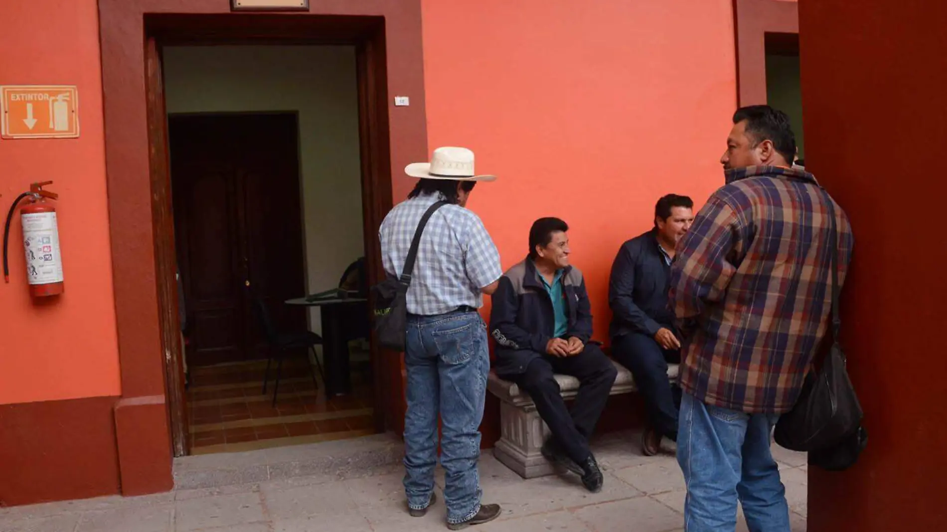 En la primera semana de gobierno recibió cerca de 150 personas en su oficina. Foto Jacob Cabello